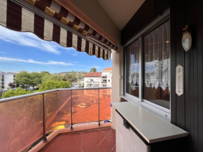 Appartement 2 ch avec terrasse à 10 min de la plage - Parking gratuit - FR-1-239-936